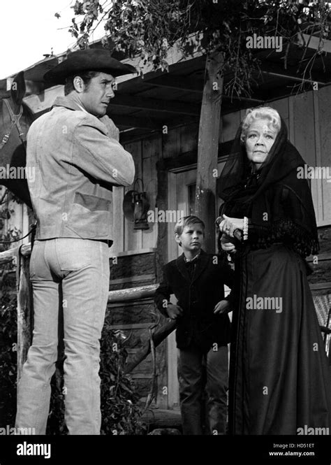 LARAMIE, Robert Fuller, Dennis Holmes, Spring Byington, 1959-1963, 'Bad Blood,' 1962 Stock Photo ...