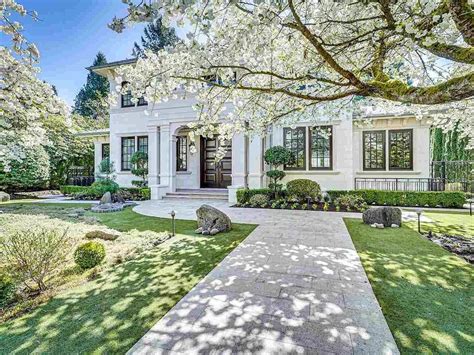 Beautiful Cherry Blossoms House in Vancouver is Waiting for the New ...