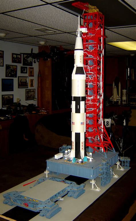 Apollo Saturn V on launch pad - FineScale Modeler - Essential magazine ...