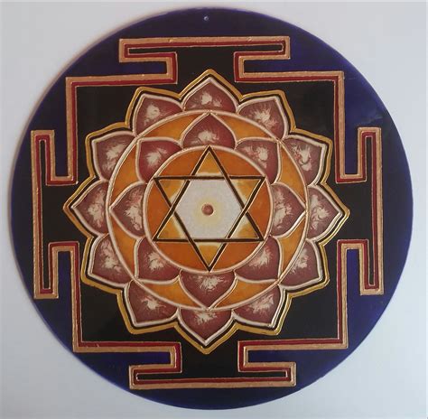 VISHNU YANTRA VITRAIL meridiana27@gmail.com | Sacred symbols, Yantra mandala, Sacred geometry