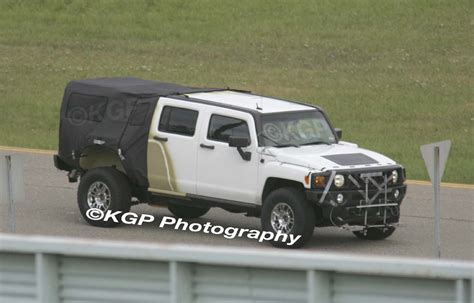 Spy Shots: 2008 HUMMER H3 SUT - The Car Connection