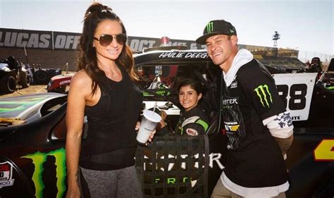 Hailie Deegan wiki, bio, age, mom, dad, nascar, net worth, height