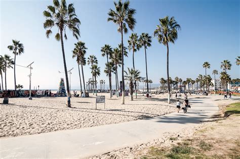 11 Best Beaches in Los Angeles to Surf, Swim & Play All Year Round