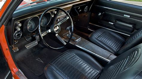 15 Nostalgic Photos Of Classic Muscle Car Interiors