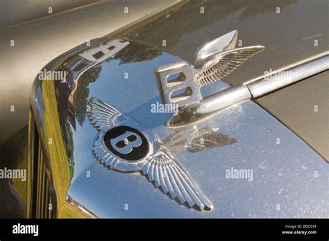 Bentley car flying b hi-res stock photography and images - Alamy