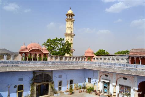 Exploring temples in Jaipur's Old City - Dark Heart Travel