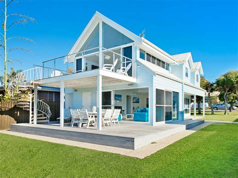 Middle Rock Beach House - Absolute Beach Front | NSW Holidays & Accommodation, Things to Do ...