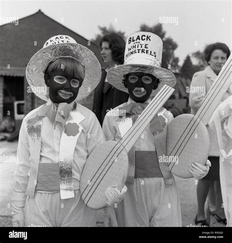 Black and white minstrel show hi-res stock photography and images - Alamy