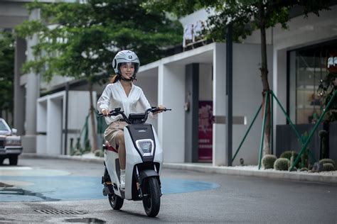 In Pics: Honda U-GO Electric Scooter Unveiled Globally, Costs ...