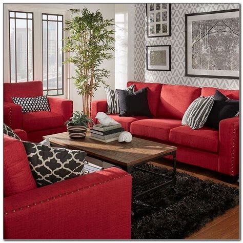 Red Couches In Living Room | Red living room decor, Red couch decor ...