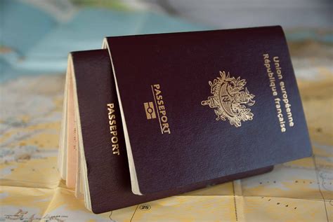 Obtenir un deuxième passeport français (en plus du premier) - Flying Smart