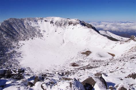 Hallasan Mountain Photo by Limks | 10:54 am 22 Nov 2013