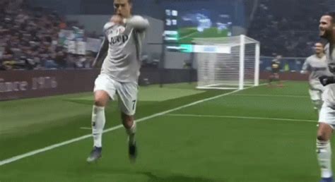 Cr7 Sassuolojuve GIF - Cr7 Sassuolojuve Dybala - Discover & Share GIFs