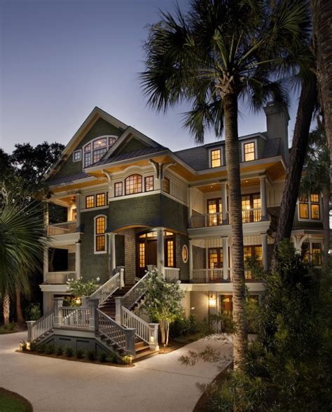 15 Superb Coastal Home Exterior Designs For The Beach Lovers