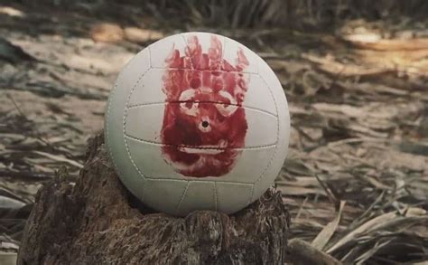 Tom Hanks Reunites With Wilson From 'Castaway' - Social News Daily