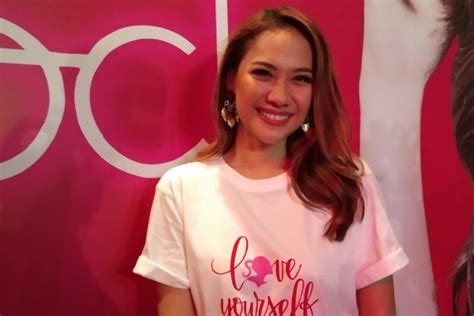 Lirik Lagu Cinta Sejati, Bunga Citra Lestari : Okezone Celebrity