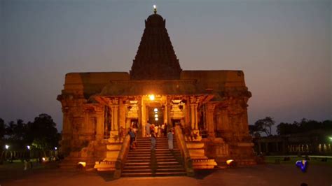 Thanjavur Brihadiswara Temple Night HD - YouTube