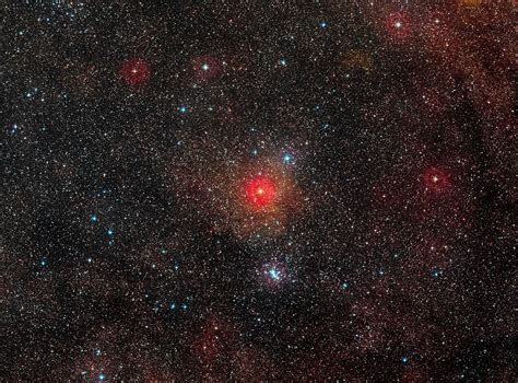 VLT Spots Largest Yellow Hypergiant Star | ESO