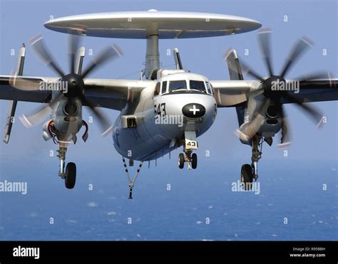 E 2c hawkeye landing hi-res stock photography and images - Alamy