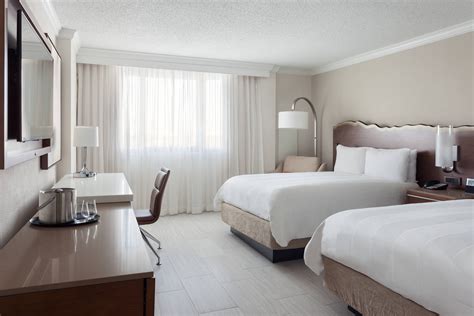 Beachfront Hotel Accommodations | Fort Lauderdale Marriott Harbor Beach