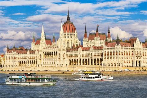 Full Day 7 Hours Private Budapest City Tour With Lunch And Cruise: Triphobo