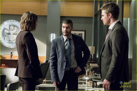 'Arrow' Tackles Gun Violence on Tonight's Episode - Sneak Peek! | Photo ...