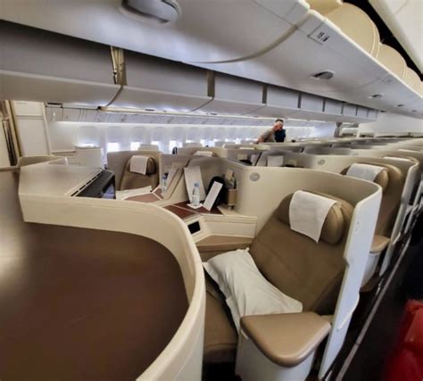 Saudia Airlines Boeing 777-300 Business Class Review [JED-LAX]