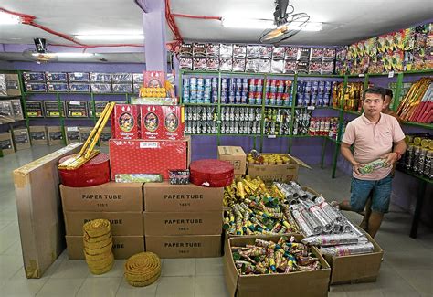 Fireworks, ’cracker prices up but stores still enjoy brisk business | Inquirer News