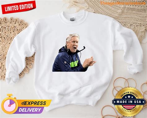 Pete Carroll Chewing Gum Essential T-shirt