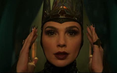 Gal Gadot's Evil Queen Revealed For Snow White Live-Action Movie