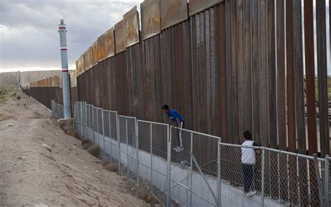 Border wall muddles federal funding extension debate | WORLD