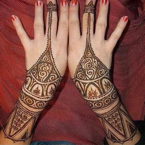 Wedding Jewelry: Simple and beautiful bail Mehndi Designs for Eid ...