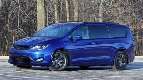 2019 Chrysler Pacifica Hybrid Limited Review: Near Perfect