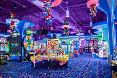 Disney | Ideias para sala de jogos, Sala de arcade, Sala de jogos