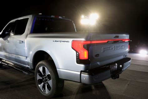 Ford Wires Its First Electric Trucks for Business Customers | AgWeb