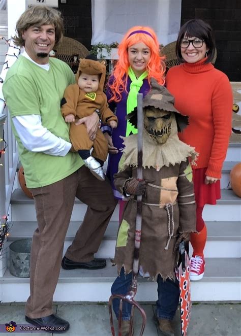 The Scooby Doo Gang captures the Villain Costume