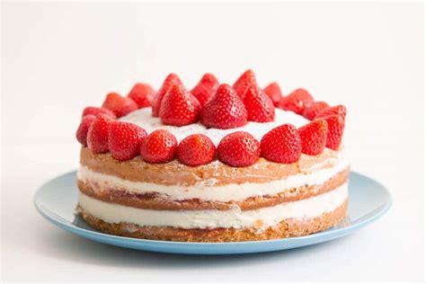 Pioneer Woman Strawberry Cake | Food14