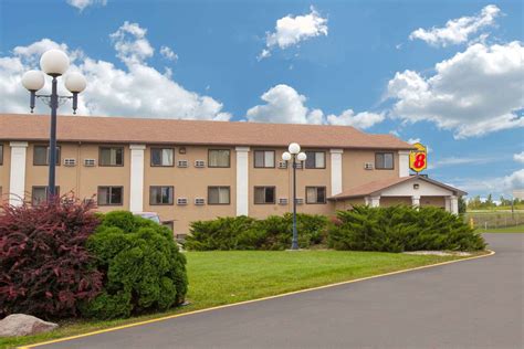 Super 8 Hotel Clear Lake - I-35, Exit 193, IA - See Discounts