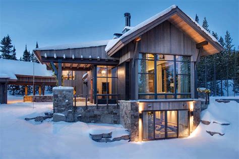 Breathtaking mountain modern home deep in the Montana forest