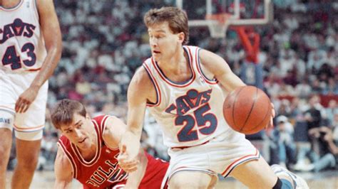 He’s still got it! Former Cleveland Cavaliers great Mark Price shows son his three-point ...