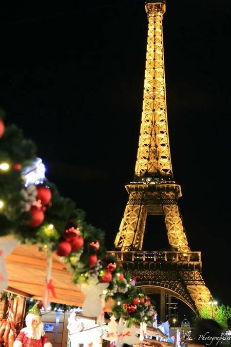 Eiffel Tower at Christmas Time | Christmas in paris, Eiffel tower, Eiffel