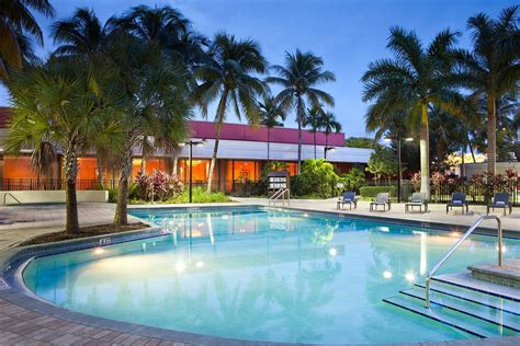 Miami Airport Marriott Pool: Pictures & Reviews - Tripadvisor