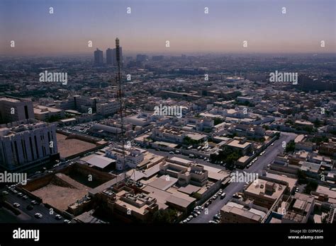 Riyadh skyline hi-res stock photography and images - Alamy