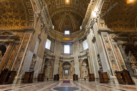 Saint Peter's basilica interior — Stock Photo © Antartis #3765874