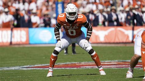 Position Preview: Texas Longhorns Inside Linebackers Must Take a Big ...