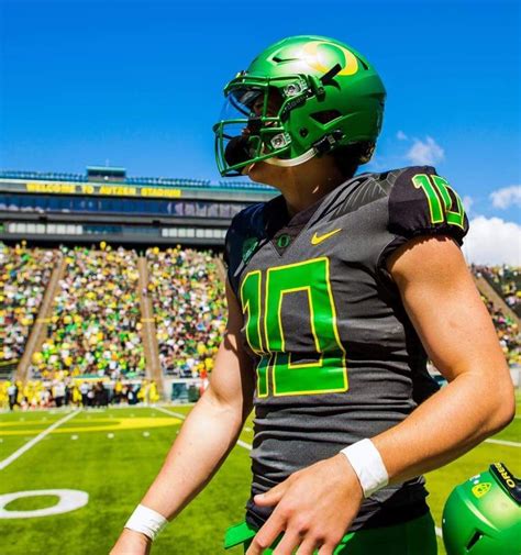 Spring Game 4/22/2018 Justin Herbert | College football uniforms ...