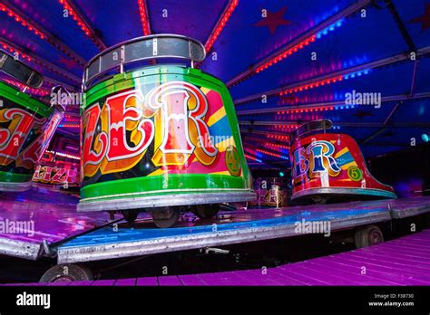 The Waltzer ride at Goose Fair 2015, Nottingham, England, UK Stock Photo: 88076996 - Alamy