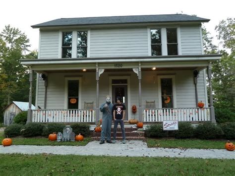 View topic - Return to the Myers House NC Fangoria Shoot PICS | Horror house, Michael myers ...