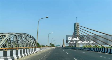 Nivedita Setu Stock Photo - Download Image Now - Road, India, Kolkata ...