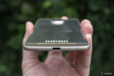 Motorola Moto Z review: A modular muddle